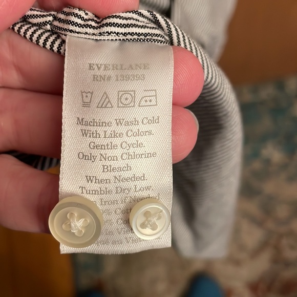 Everlane Men's Striped Button Down Shirt - Picture 5 of 5